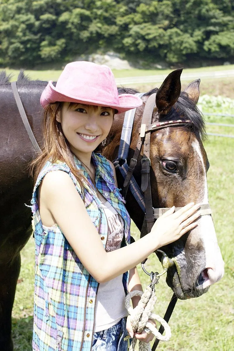 [Mặt trước] Album ảnh "アズベリー" của Azusa Yamamoto - 2